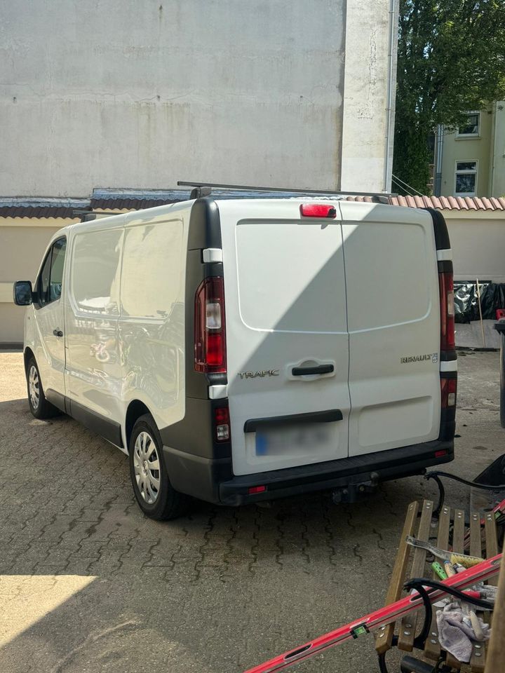 Renault Trafic Lieferwagen Klima, Navi, Kamera, AHK in Bochum