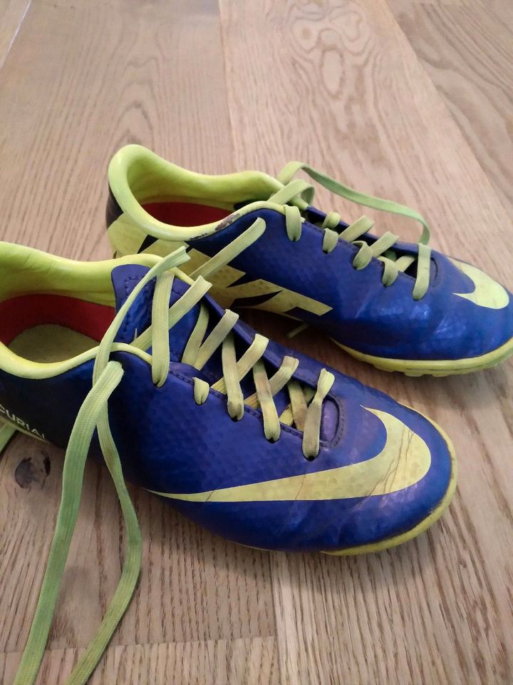 Fußballschuhe Gr. 31, Nike, lila-gelb in Hamburg