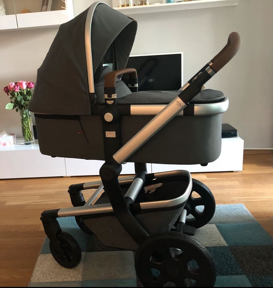 Joolz Kinderwagen (+ Regen und Winterfell Fußsack) in Frankfurt am Main