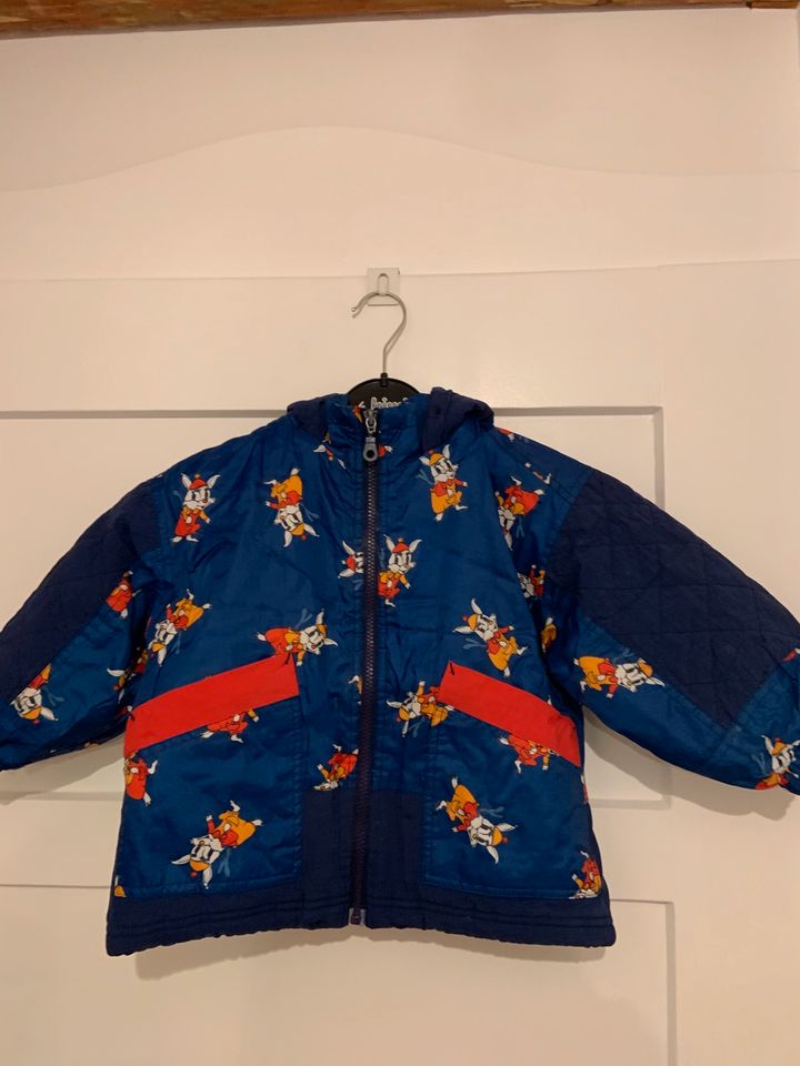 Blaue Jacke mit Kaninchen Muster 86 in München