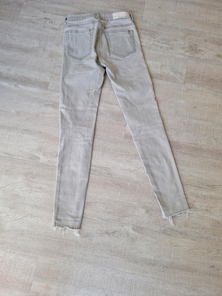 Pull&Bear Jeans slim,  Größe 34 in Reppenstedt