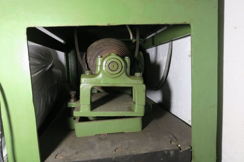 Kuglerwerkzeug Glasschleifmaschine Spatzier > 30 Jahre alt in Kranenburg