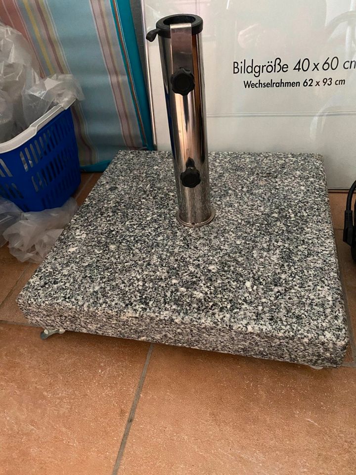 Schirmständer Granit - viereckig in Nittenau