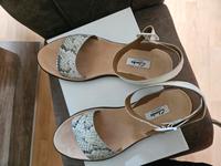 Clarks Sandalen gr.40 neu Nordrhein-Westfalen - Minden Vorschau