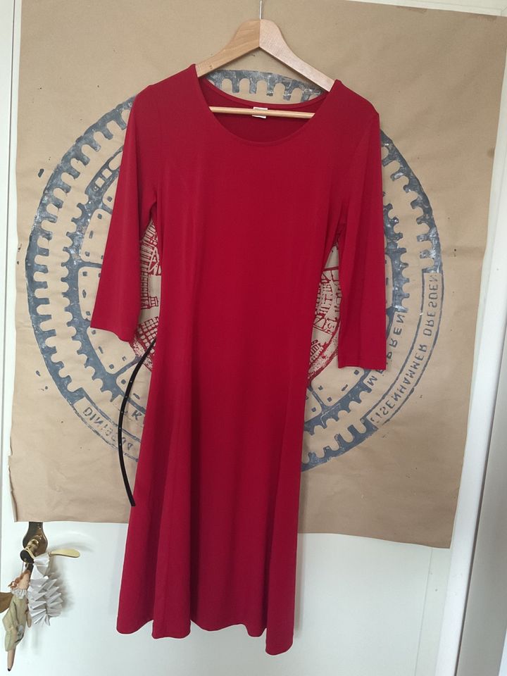 Wunderschönes Jersey Kleid rot Heine knallrot neuwertig 38 in Potsdam