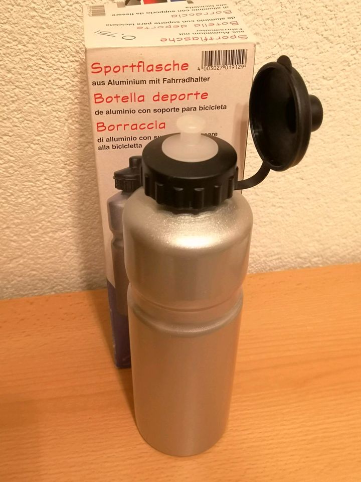 Sportflasche Trinkflasche 0,75L NEU in Wolpertswende