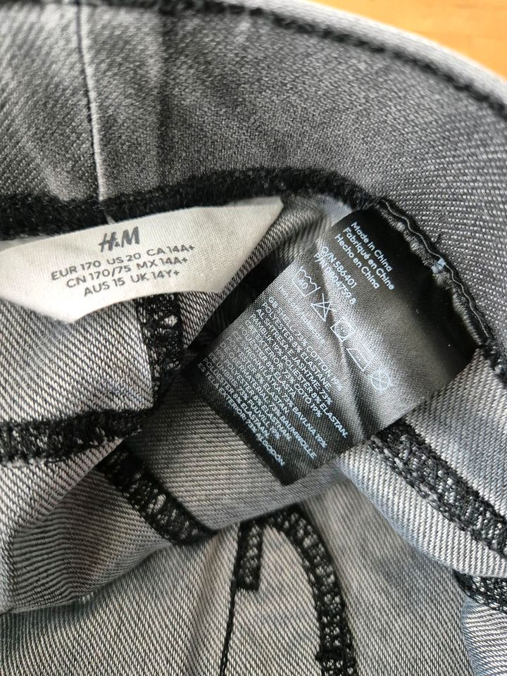 H&M Mädchen elastische Hose Gr. 170 in München