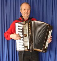 Akkordeonspieler (Hobbymusiker) in Rees, Kleve, Krefeld, Kempen Nordrhein-Westfalen - Wachtendonk Vorschau