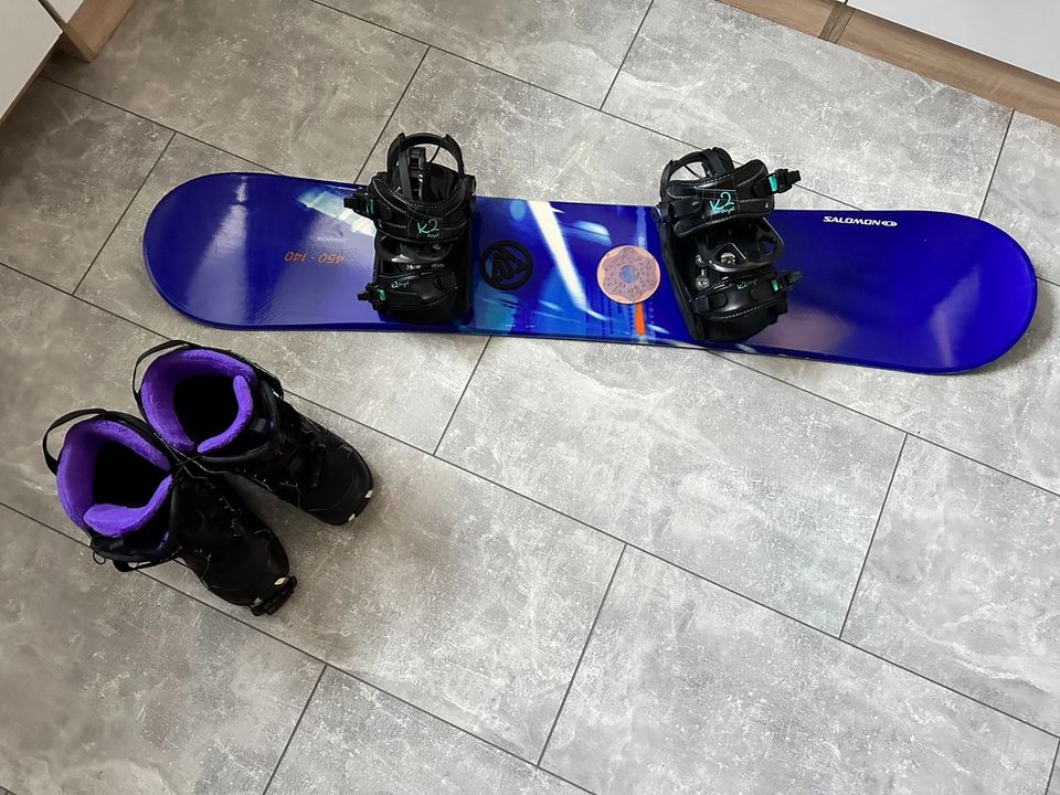 Salomon Snowboard mit k 2 Bindung und Salomon Boots in Burbach