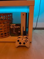 XboxOne in weiß mit Fifa 24 TOP Bayern - Erlangen Vorschau