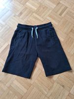 Shorts, kurze Hose,  H&M, Sweatshirtstoff, Gr  134, schwarz Nordrhein-Westfalen - Paderborn Vorschau