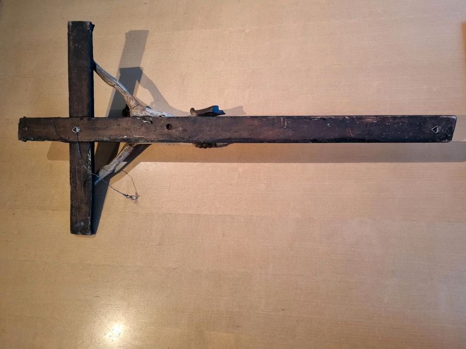 KRUZIFIX ANTIK KREUZ ALT HEILIG SAKRAL HOLZKREUZ ANTIQUITÄT in Kumhausen