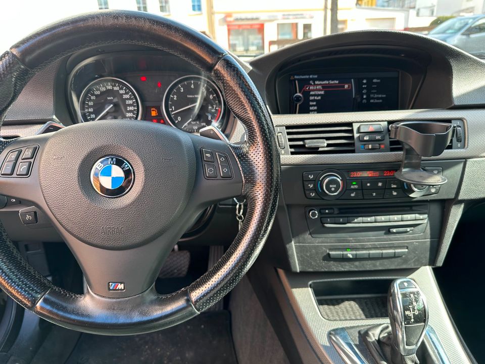 BMW 335i N55 Coupé Facelift Pano Sport-AGA 7-Gang DKG M-Paket in Thale