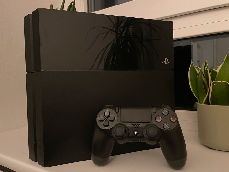 PlayStation 4 fat 500 GB in Lindau