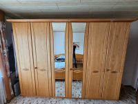 Schlafzimmerschrank und Doppelbett mit Nachtschränken Erle massiv Schleswig-Holstein - Klixbüll Vorschau