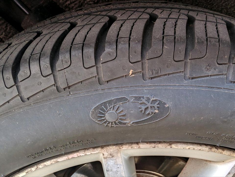 Komplettsatz 18 Zoll Pirelli All Season Allwetterreifen 235/50/18 in Hassendorf