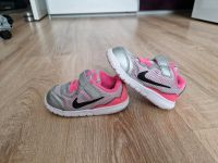 23 24 Nike Schuhe sneaker pink grau Baden-Württemberg - Bad Rappenau Vorschau