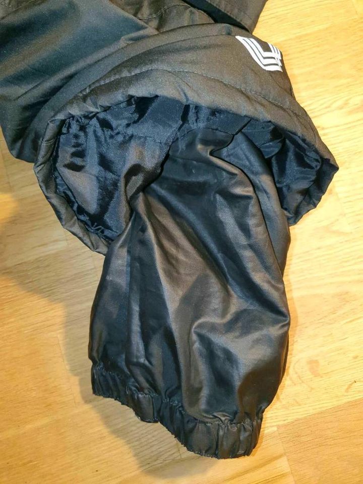 crivit Skihose Schneehose snowboard Hose 146/152 in Klingenberg am Main