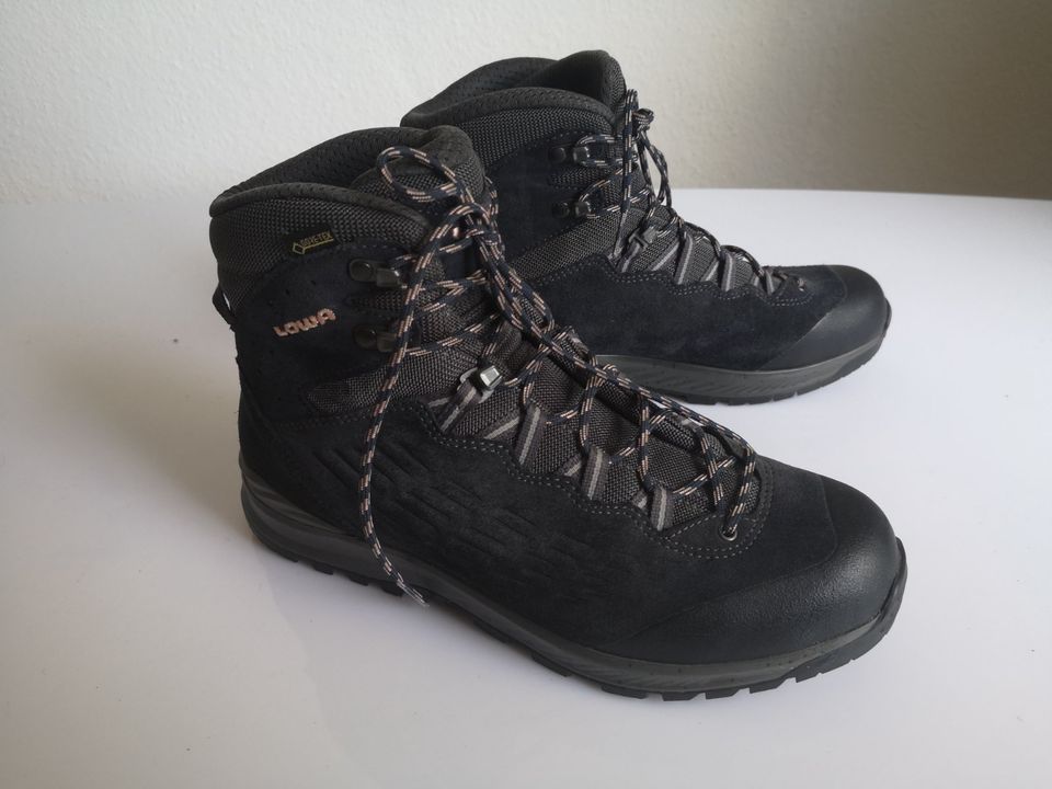 Damen Wander Schuhe Boots LOWA EXPLORER GTX Gr 41 blau Leder in Erkrath