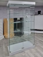 Glasvitrine mit LED Beleuchtung Weiss/Schwarz  Neue Hamburg-Mitte - Hamburg Wilhelmsburg Vorschau