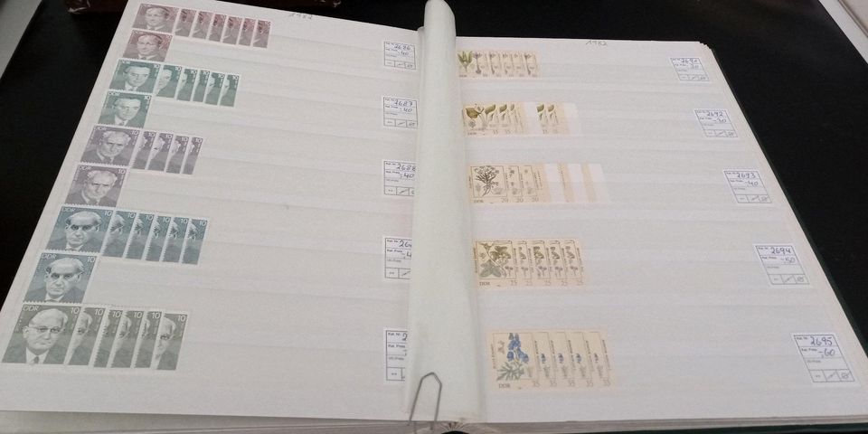Briefmarken, dicke Lagerbücher Berlin/DDR, Nachlass - Auflösung in Krefeld