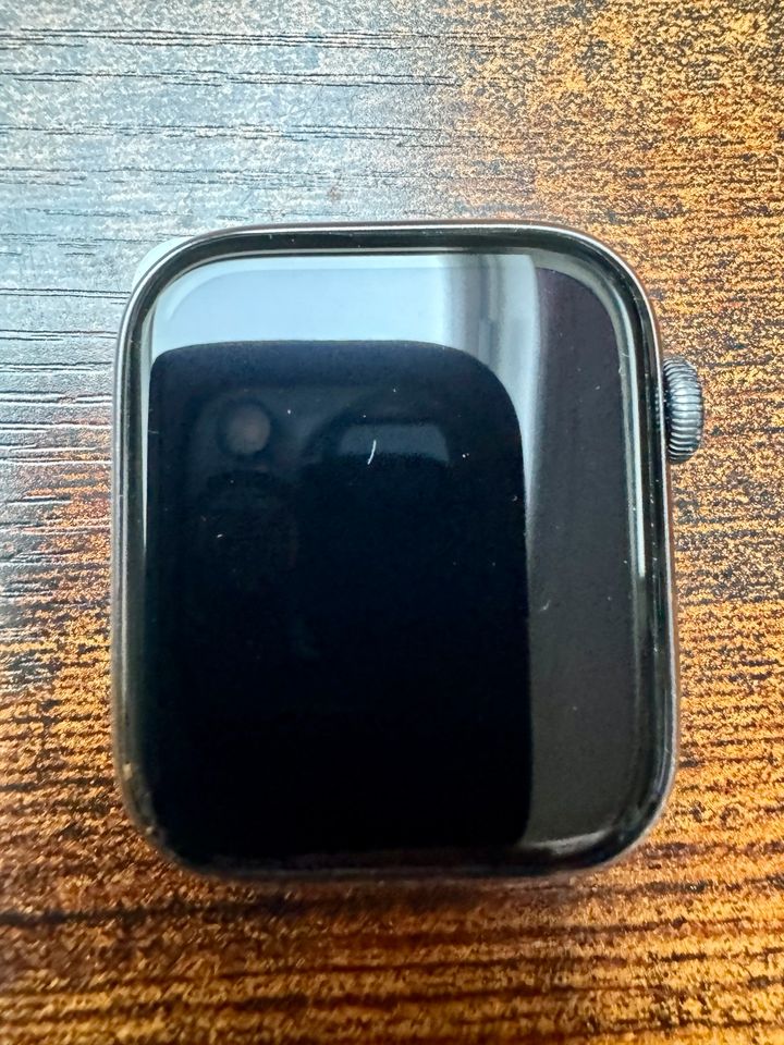 Apple Watch Series 5 44mm Space Gray Alu GPS OVP in Wadgassen