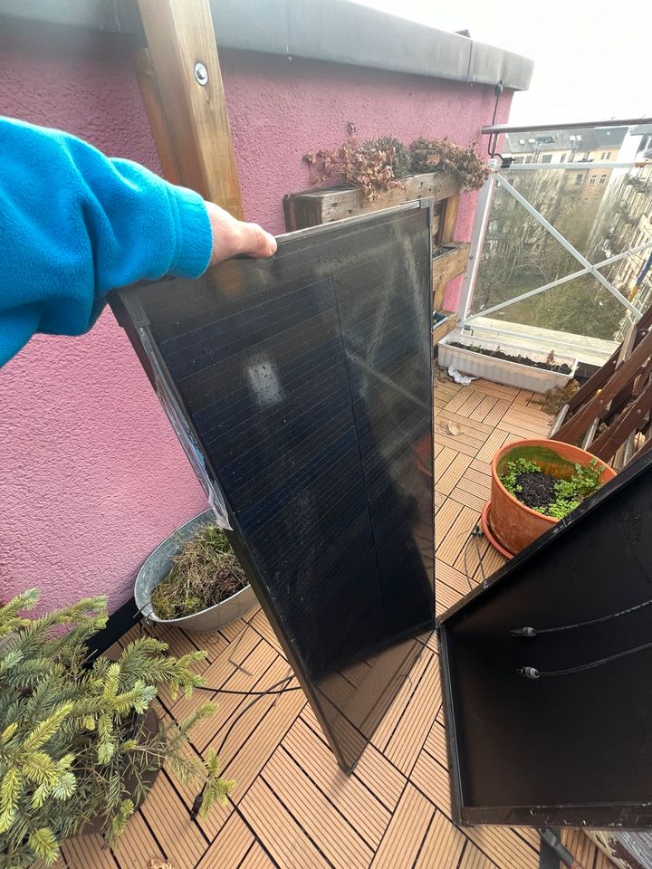 4x 110 Watt Solar Panele - fast unbenutzt. 1160x450mm  schmal in Dresden