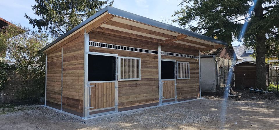 Pferdestall bauen - Außenbox, Pferdebox, Offenstall / Weidehütte in Kolbingen