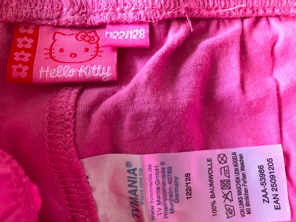 2 Shorts pink hello kitty 122/ 128 in Fürth