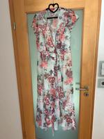 Langes Kleid von GUESS, Wickelkleid,Blumenkleid Bayern - Bayreuth Vorschau