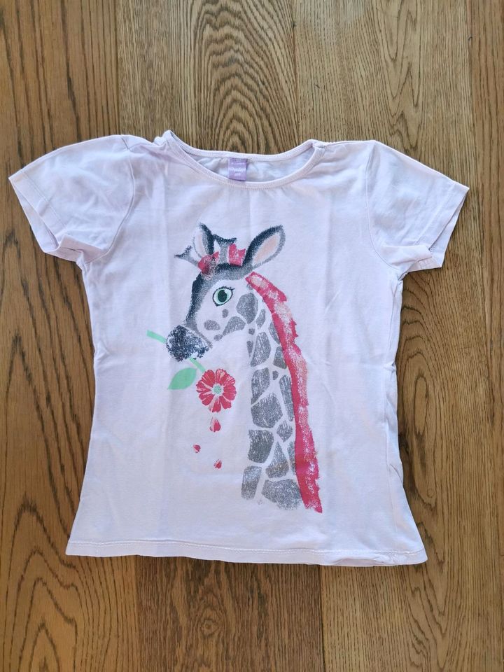 T-shirt Mädchen Gr 122 Giraffe in Besigheim