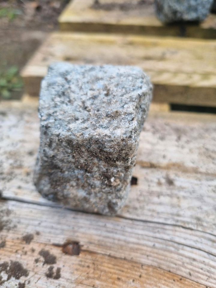 Granit Kleinpflaster / Bord und Grenzstein alles zusammen für 50€ in Oldenburg in Holstein