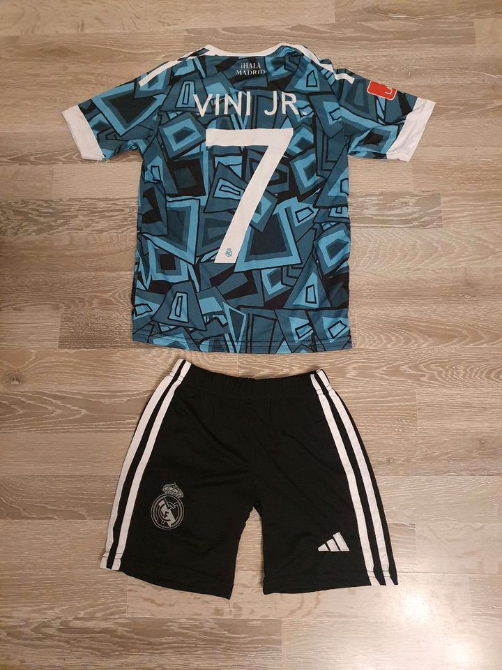 Vini Jr trikot 128, 140, 152 in Obertshausen