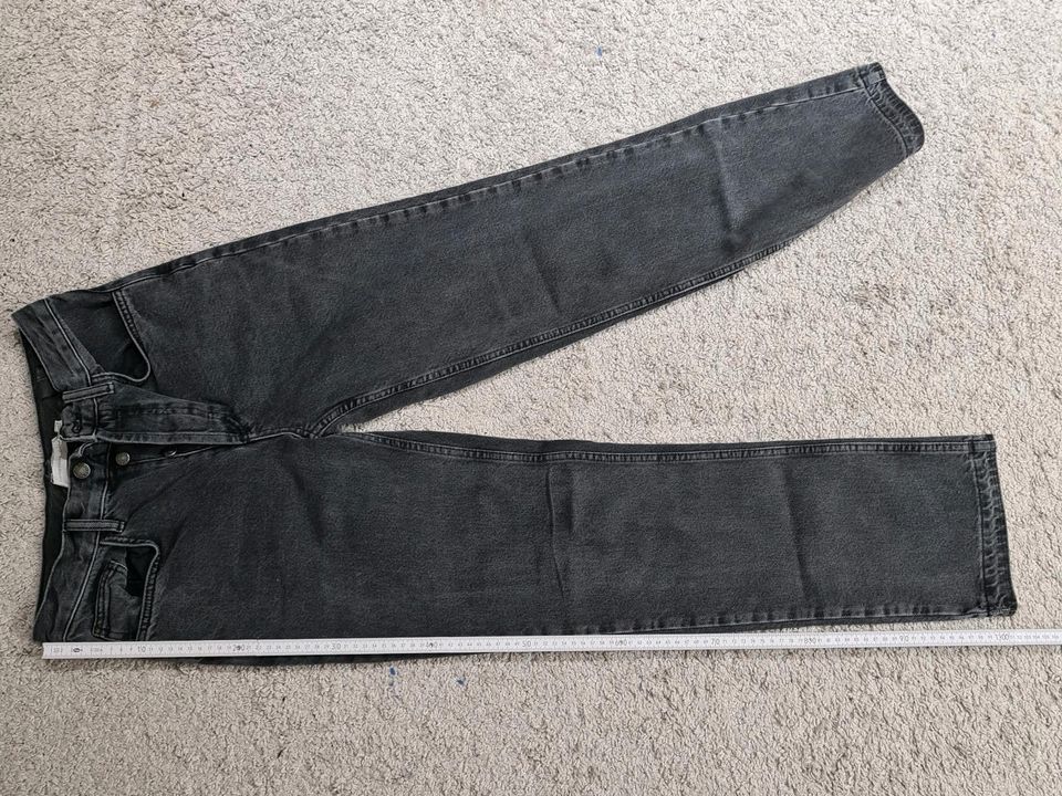 Jeans schwarz high rise straight Subdued Gr. 38 in Berlin