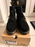 Neuwertig Original Dr. Martens Pascal 1460 Wildleder schwarz Frankfurt am Main - Sachsenhausen Vorschau