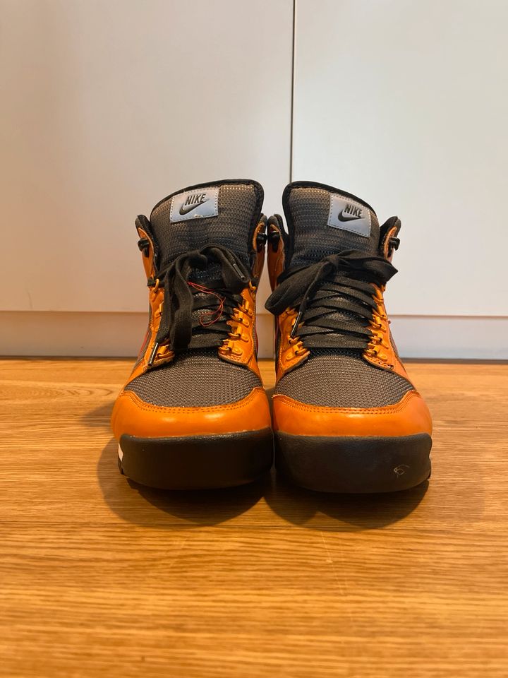 Nike x ACG Sneaker mid-high orange/green 46/30cm in Düsseldorf