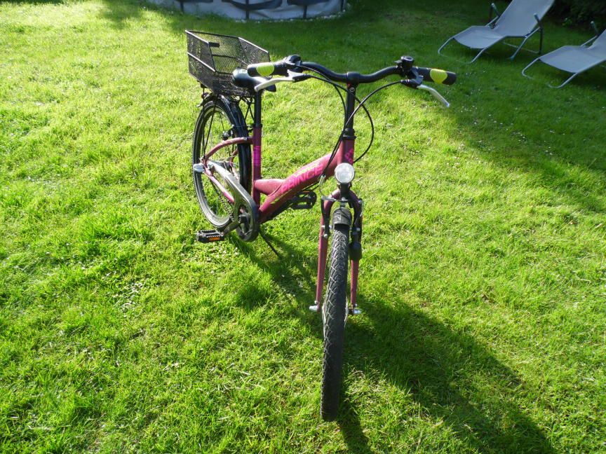 Fahrrad Mädchenrad 24 Gangschaltung Korb in Neustrelitz