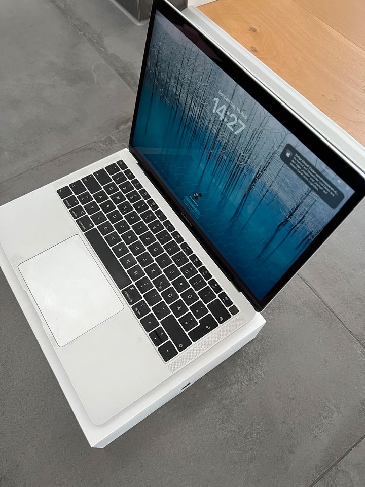 Apple Macbook Air 16 GB und 1,5 TB SSD in Köln