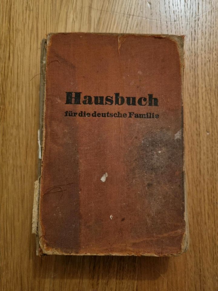 Das Hausbuch für die deutsche Familie aus 1950 zu verkaufen in Kempten