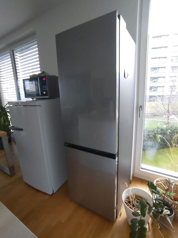 Samsung Kühlschrank mit No-Frost in Offenbach