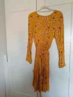 Damenkleid gelb mit Blumenmuster Hessen - Rüdesheim am Rhein Vorschau