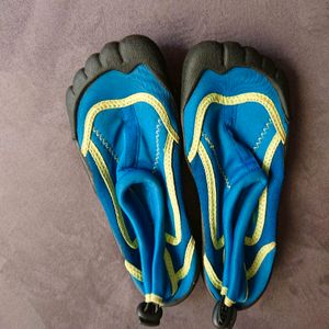 Aqua Schuhe Badeschuhe mit Zehen Gr. 38 wie neu in Brandenburg -  Oranienburg | eBay Kleinanzeigen ist jetzt Kleinanzeigen