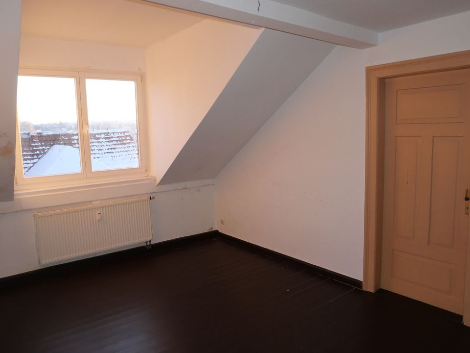 Helle 2-Zimmer-Dachgeschosswohnung im Herzen von Altenburg! in Altenburg