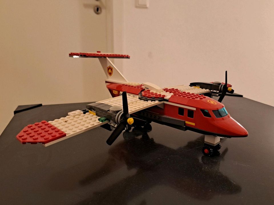 LEGO Feuerwehrlöschflugzeug in Pfaffenhofen a. d. Roth