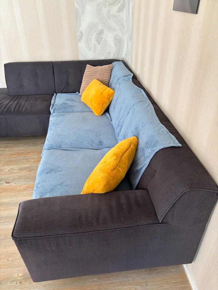 Sofa mit Gebrauchsspuren (in 6-8 Wochen abholen) in Bremen