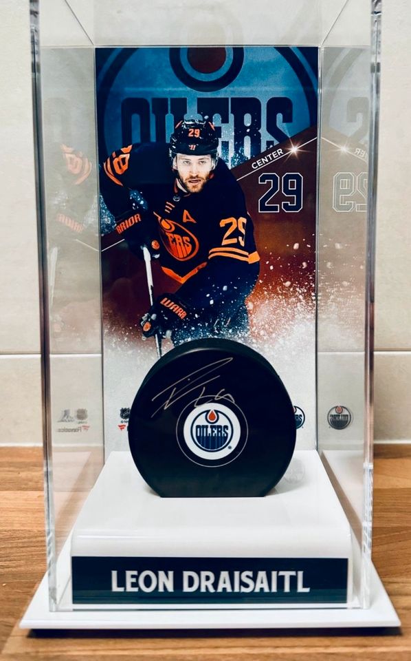 Leon Draisaitl / Auto / Puck / NHL / Fanatics / Case Memorabilia in Hannover