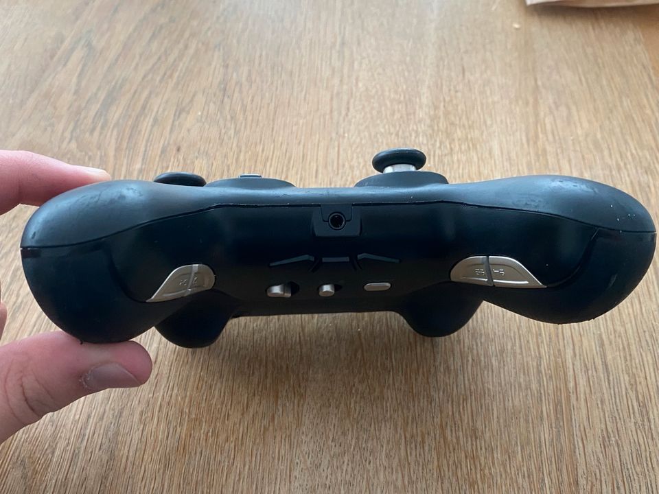 Nacon PS4 Revolution Unlimited Pro Controller + Hülle + Kabel in Wachtberg