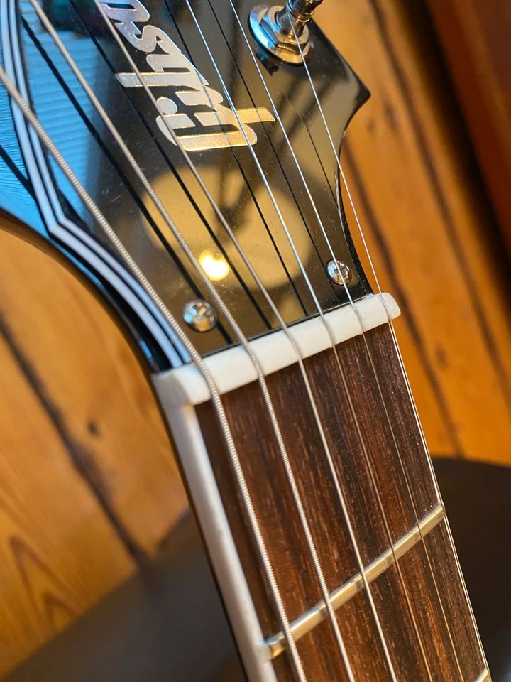 Gibson Flying V 70s Exclusive Ebony Demo Shop MOD 2023 in Hamburg