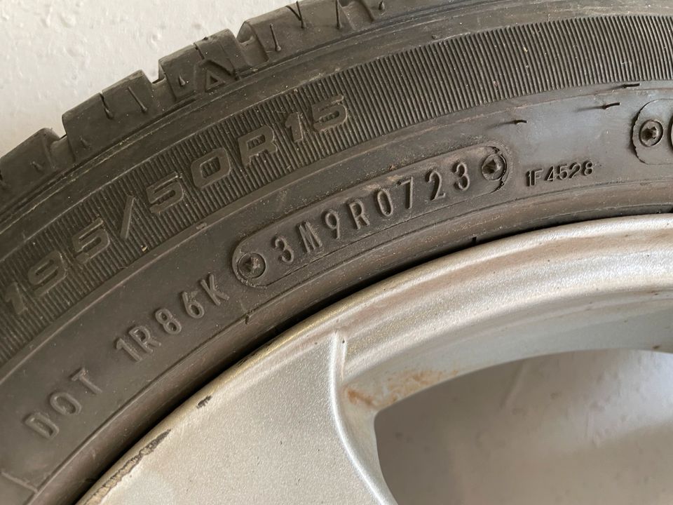 195/50 r15 Sommerreifen auf Alufelgen LK114,3 in Neuenrade