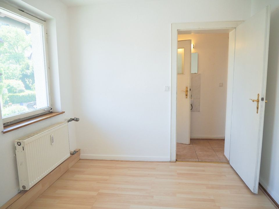 Charmante 4+2-Zimmer-Wohnung mit Blick ins Grüne und Garten in Freiburg im Breisgau